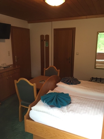 Imagen de la habitación del Hotel Fr&uuml;hst&uuml;ckspension Christina. Foto 13