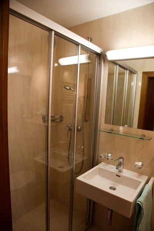 Imagen de la habitación del Hotel Fr&uuml;hst&uuml;ckspension Christina. Foto 14