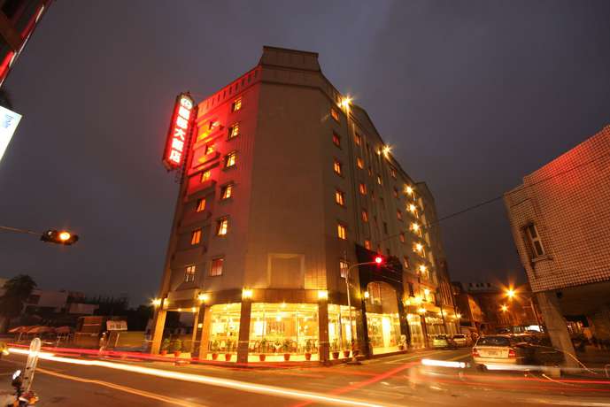 Imagen de los exteriores del Hotel Fu Chun. Foto 11