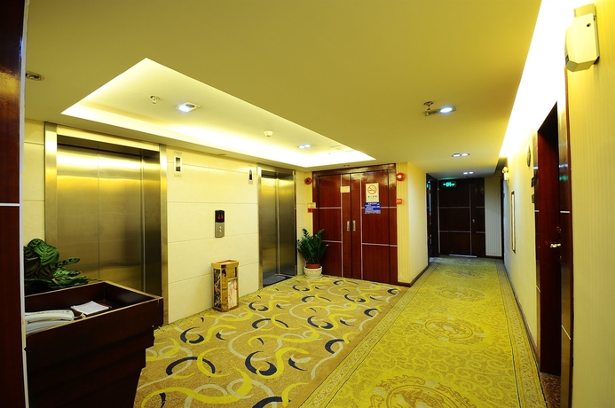 Imagen de los interiores del Hotel Fu Ho. Foto 14