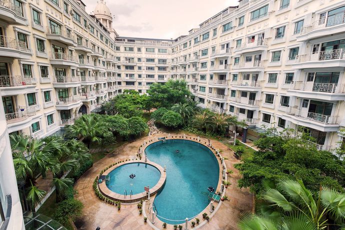 Imagen de la piscina del Hotel Fu Qian Ming Tai Serviced Apartment. Foto 13