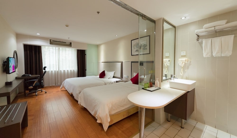 Imagen de la habitación del Hotel Fu Yi Fashion. Foto 7