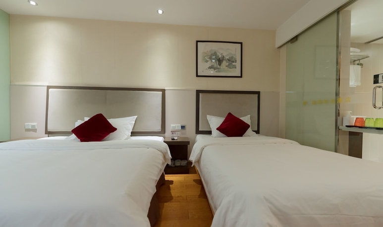 Imagen de la habitación del Hotel Fu Yi Fashion. Foto 8