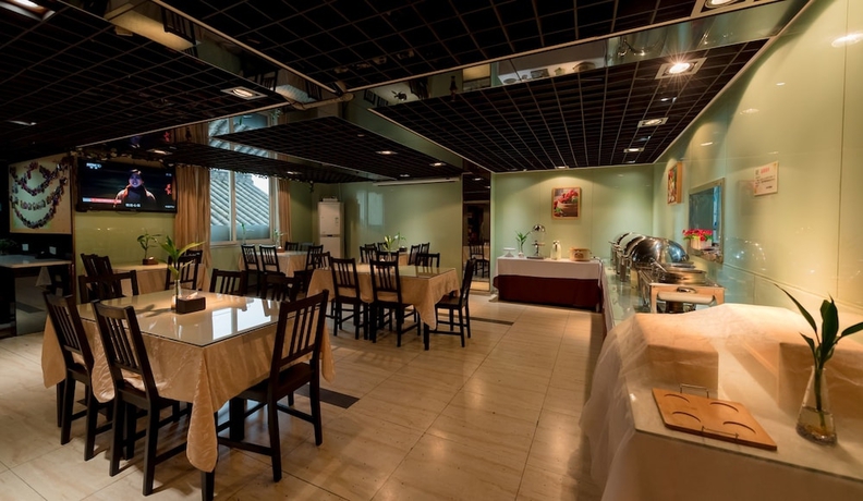 Imagen del bar/restaurante del Hotel Fu Yi Fashion. Foto 2