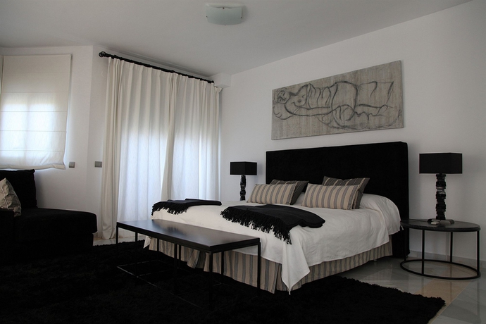 Imagen de la habitación del Hotel Fuente Aloha. Foto 4