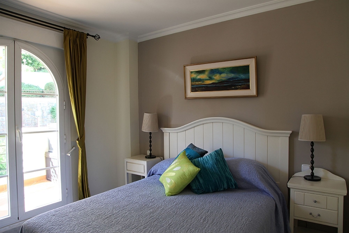 Imagen de la habitación del Hotel Fuente Aloha. Foto 5