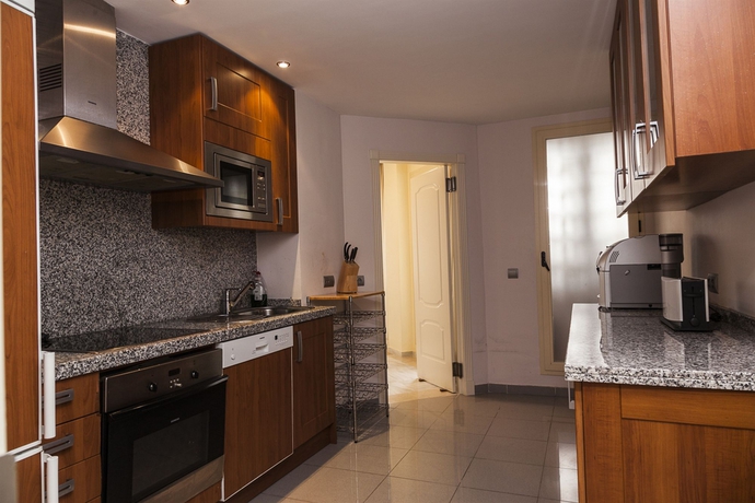 Imagen de la habitación del Hotel Fuente Aloha. Foto 8