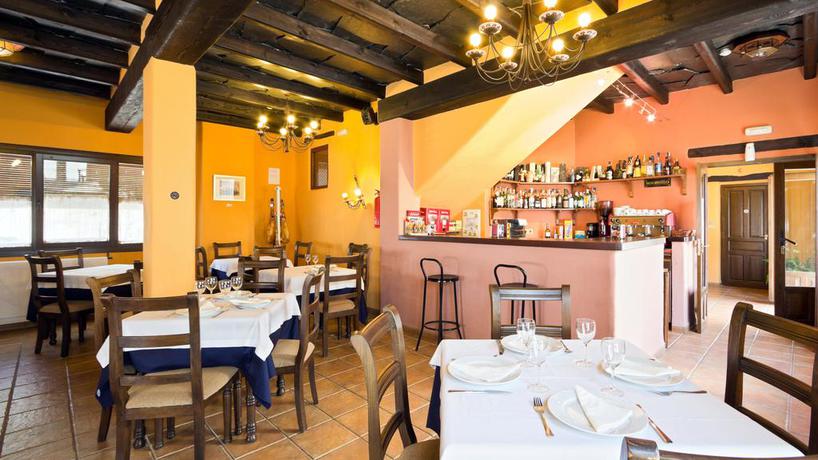 Imagen del bar/restaurante del Hotel Fuente Capilerilla. Foto 2