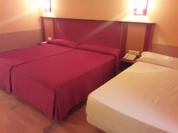 Imagen de la habitación del Hotel Fuente Las Piedras. Foto 9