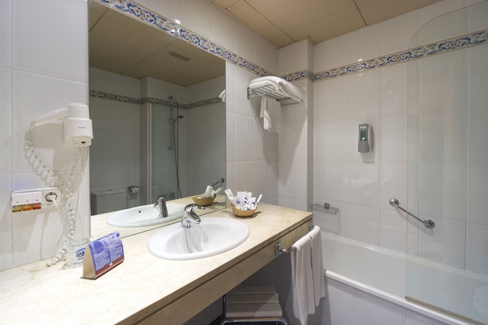 Imagen de la habitación del Hotel Fuente Las Piedras. Foto 13