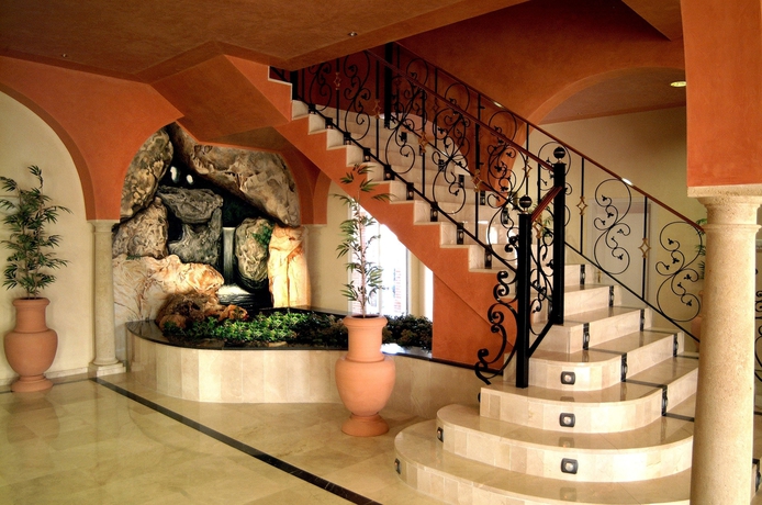 Imagen de los interiores del Hotel Fuente Las Piedras. Foto 16