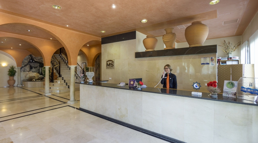 Imagen de los interiores del Hotel Fuente Las Piedras. Foto 17