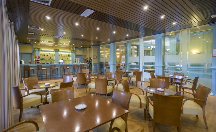 Imagen del bar/restaurante del Hotel Fuente Las Piedras. Foto 8