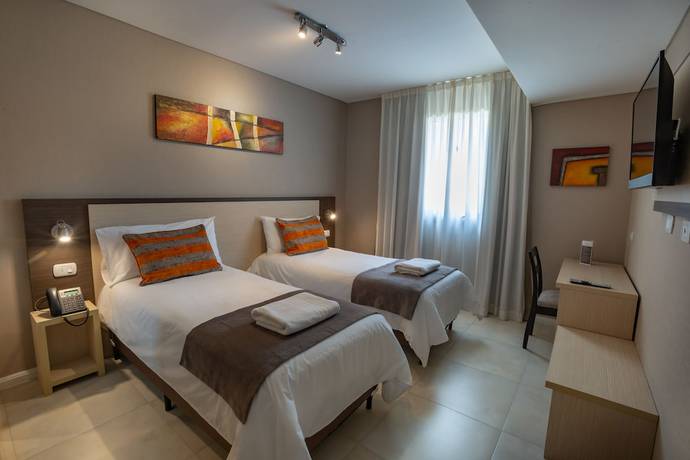 Imagen de la habitación del Hotel Fuente Mayor Ciudad de Mendoza. Foto 3