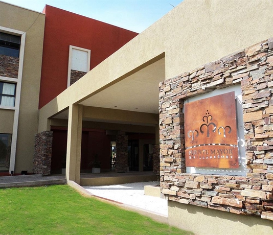 Imagen de los exteriores del Hotel Fuente Mayor and Resort. Foto 8