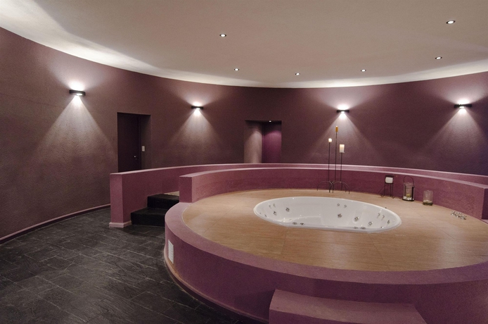 Imagen de la piscina del Hotel Fuente Mayor and Resort. Foto 12