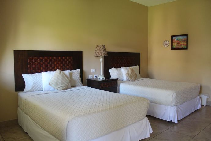 Imagen de la habitación del Hotel Fuente Real. Foto 4