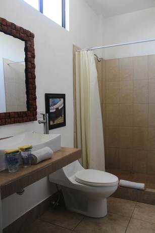 Imagen de la habitación del Hotel Fuente Real. Foto 6