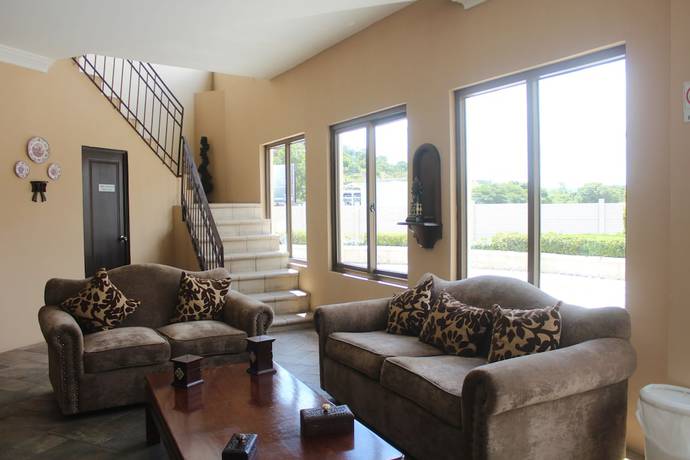 Imagen de los interiores del Hotel Fuente Real. Foto 14