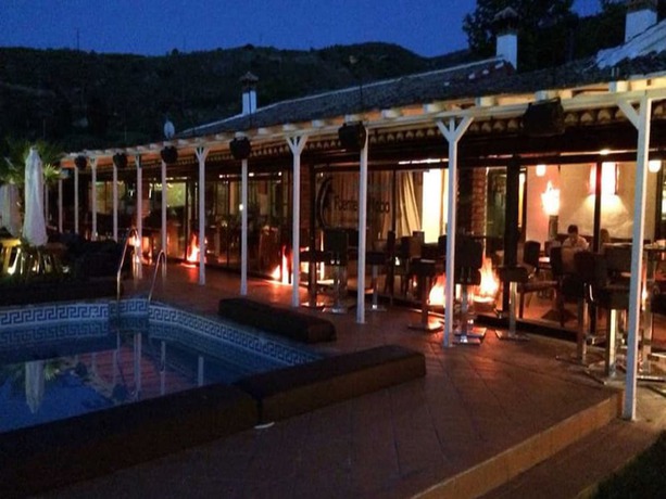 Imagen de la piscina del Hotel Fuente del Lobo Glamping Bungalows - Adults Only. Foto 20