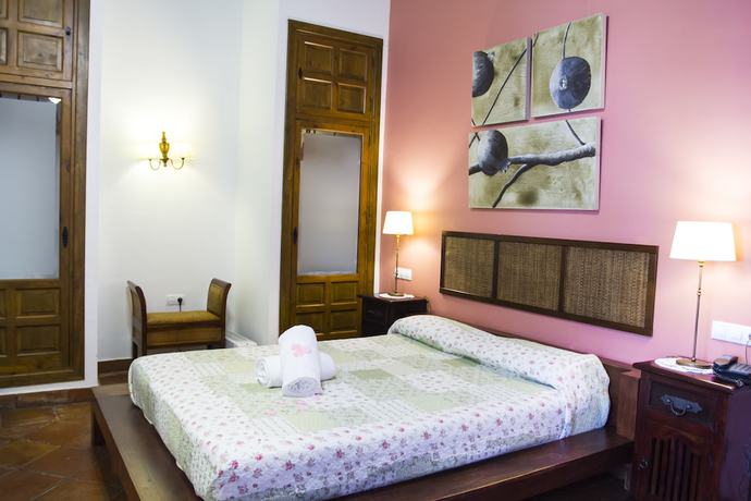 Imagen de la habitación del Hotel Fuente del Sol. Foto 5