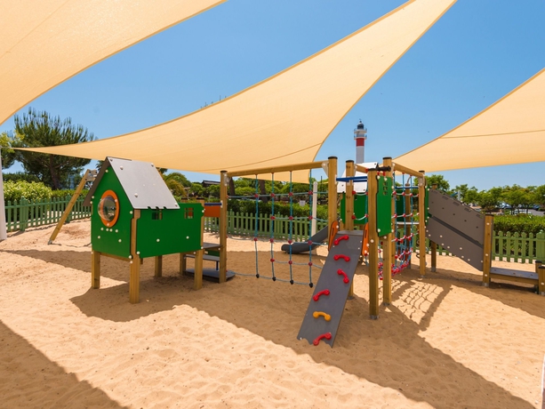 Imagen de los exteriores del Hotel Fuerte El Rompido. Foto 9