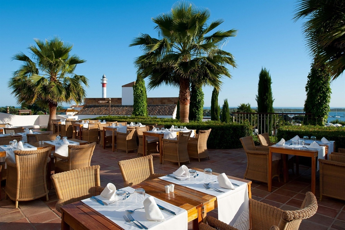 Imagen del bar/restaurante del Hotel Fuerte El Rompido. Foto 4