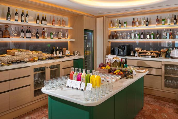 Imagen del bar/restaurante del Hotel Fuerte Marbella. Foto 5