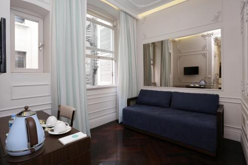 Imagen de la habitación del Hotel Fuga Constantinidis. Foto 9