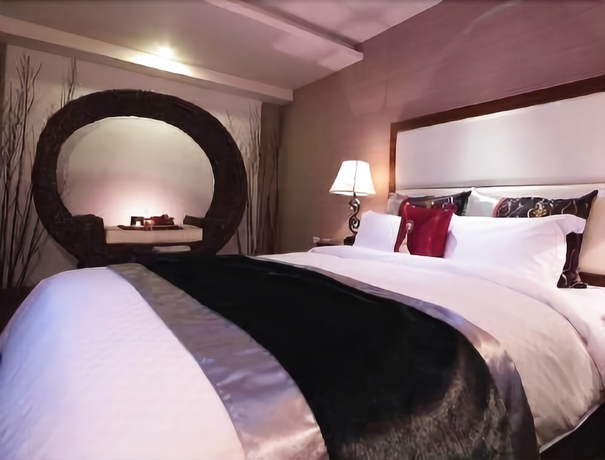Imagen de la habitación del Hotel Fuhau. Foto 8