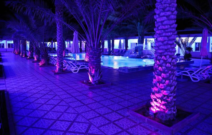 Imagen de la piscina del Hotel Fujairah and Resort. Foto 17