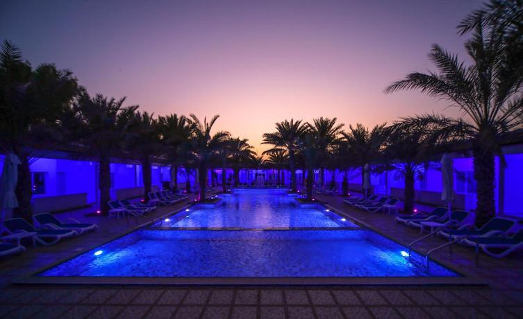 Imagen de la piscina del Hotel Fujairah and Resort. Foto 19