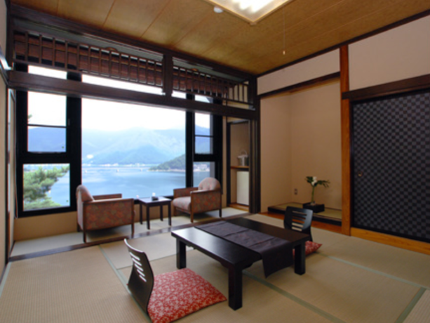 Imagen general del Hotel Fuji Kawaguchiko Onsen Rakuyu. Foto 5