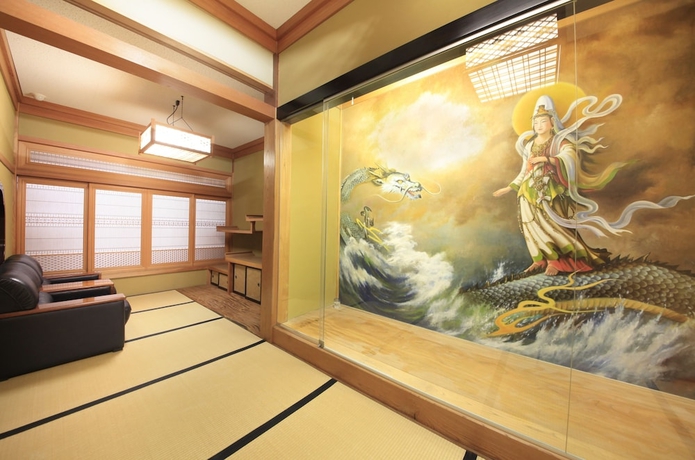 Imagen de los interiores del Hotel Fuji Onsenji Yumedono, Fujikawaguchiko. Foto 14