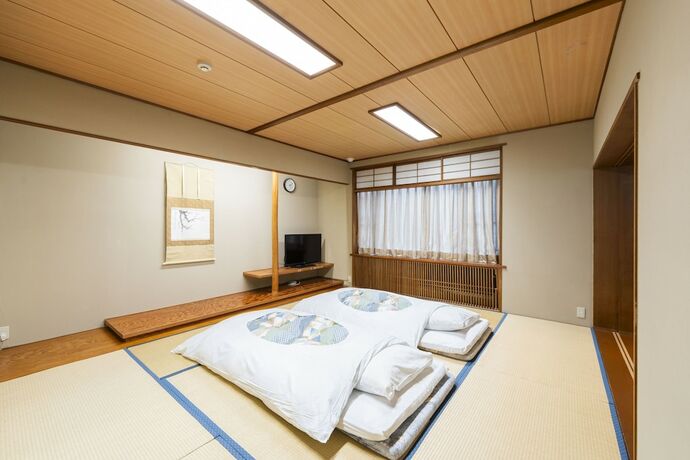 Imagen de la habitación del Hotel Fuji Shoei Kaikan. Foto 17