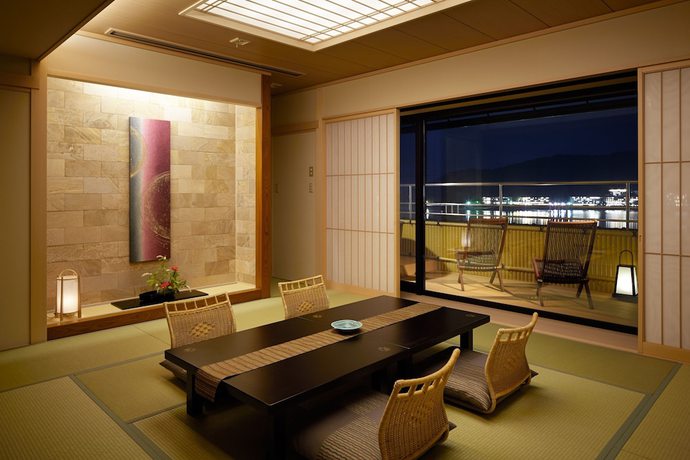 Imagen de la habitación del Hotel Fujikawaguchiko Onsen Konanso. Foto 2