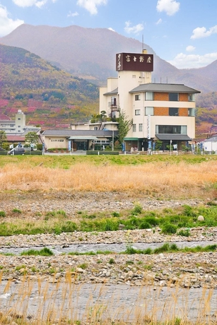 Imagen de los exteriores del Hotel Fujinoya Yutei. Foto 14