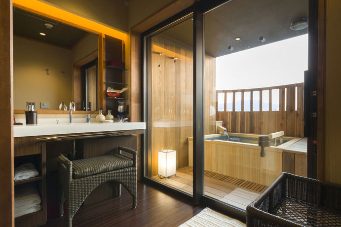 Imagen de la piscina del Hotel Fujisan Onsen Bessho Sasa. Foto 13