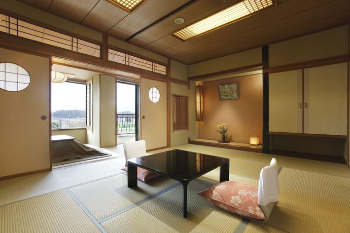 Imagen de la habitación del Hotel Fujisan Onsen Kaneyamaen. Foto 16