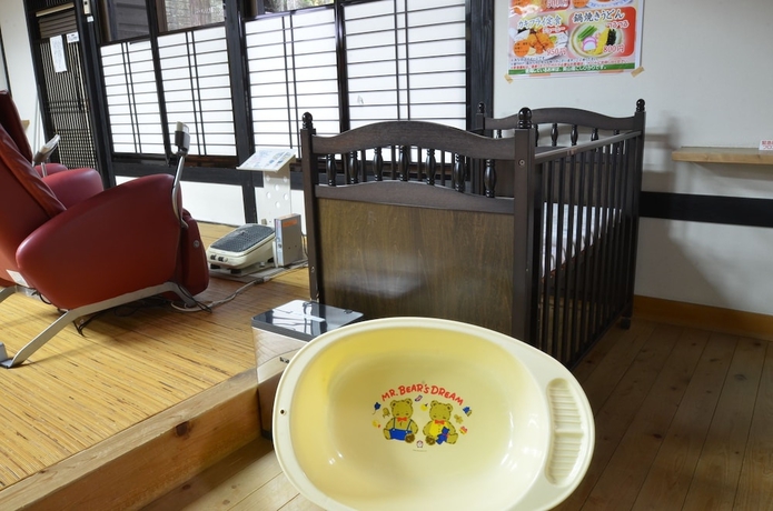 Imagen de los interiores del Hotel Fukuishimiyamashinrinonsen Mirakurutei. Foto 16
