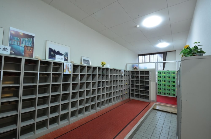 Imagen de los interiores del Hotel Fukuishimiyamashinrinonsen Mirakurutei. Foto 19