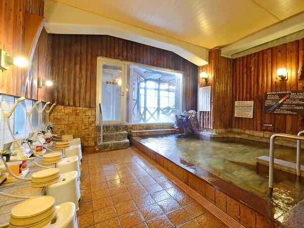 Imagen de la piscina del Hotel Fukusenka. Foto 40