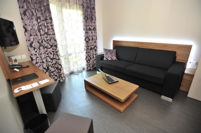 Imagen de la habitación del Hotel Full Colors. Foto 8