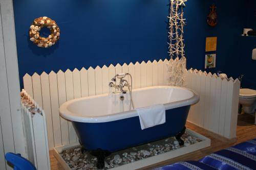 Imagen de la habitación del Hotel Full House, Kortrijk. Foto 11