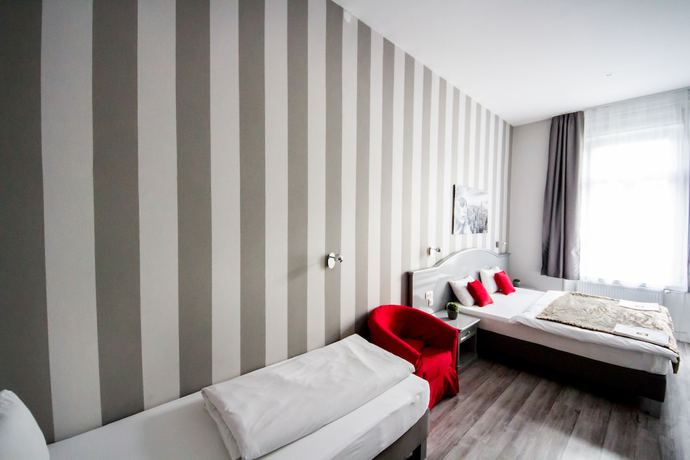 Imagen de la habitación del Hotel Full Moon. Foto 14