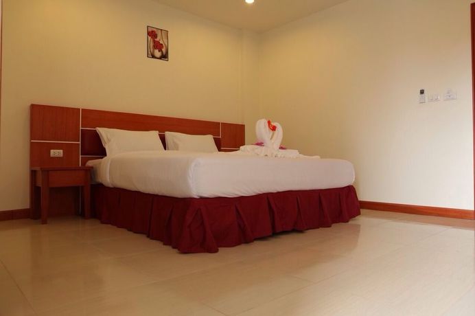 Imagen de la piscina del Hotel Fulla Place. Foto 14