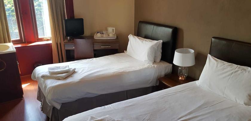 Imagen de la habitación del Hotel Fullarton Park. Foto 11