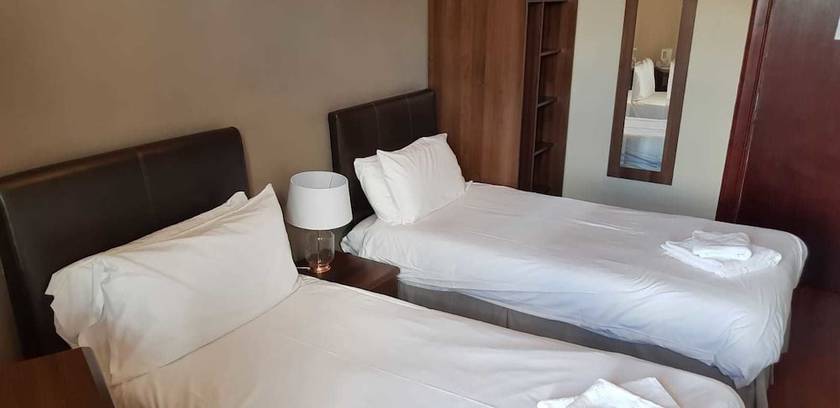 Imagen de la habitación del Hotel Fullarton Park. Foto 12