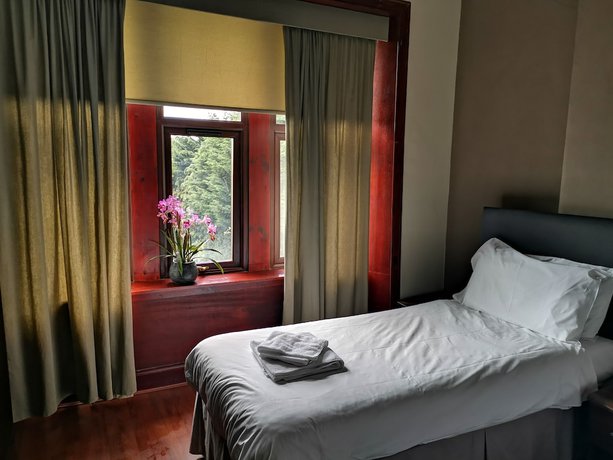 Imagen de la habitación del Hotel Fullarton Park. Foto 15
