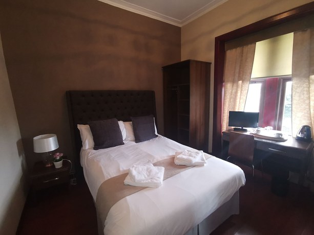 Imagen de la habitación del Hotel Fullarton Park. Foto 17